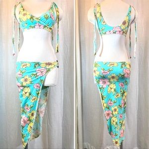 🎉HP🎉 STUNNING FLORAL AND TURQUOISE EXOTIC DANCE WEAR SKIRT SET HANDMADE S